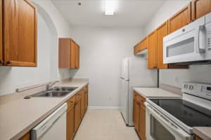 8101 COCONUT PALM WAY, KISSIMMEE, FL 34747 - MLS#MFRO6396476