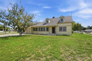 2513 16TH AVENUE, BRADENTON, FL 34205 - MLS#MFRO6396573