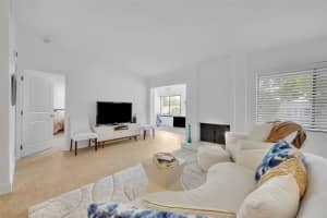 3 ESCONDIDO CIRCLE, ALTAMONTE SPRINGS, FL 32701 - MLS#MFRO6396634