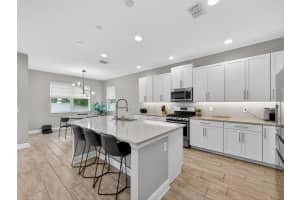 11209 LEMON LAKE BOULEVARD, ORLANDO, FL 32836 - MLS#MFRO6396701