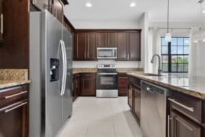 10429 STAPELEY DR, ORLANDO, FL 32832 - MLS#MFRO6397044