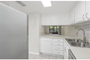 30 MOREE LOOP, WINTER SPRINGS, FL 32708 - MLS#MFRO6397047