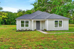 607 THOMAS AVE, LEESBURG, FL 34748 - MLS#MFRO6397441