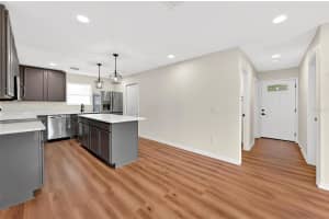 607 THOMAS AVE, LEESBURG, FL 34748 - MLS#MFRO6397441