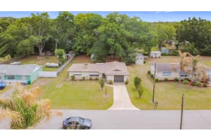 615 THIRD AVENUE, LADY LAKE, FL 32159 - MLS#MFRO6397572