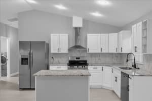 319 AVENUE A NE, WINTER HAVEN, FL 33881 - MLS#MFRO6397767