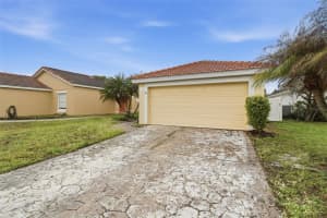 38 VANNA COURT, ORLANDO, FL 32807 - MLS#MFRO6397931