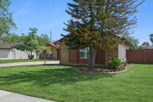 4136 TALL TREE DRIVE, ORLANDO, FL 32810 - MLS#MFRO6397967