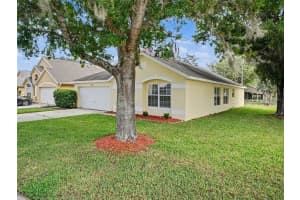16041 BAY VISTA DRIVE, CLERMONT, FL 34714 - MLS#MFRO6397968