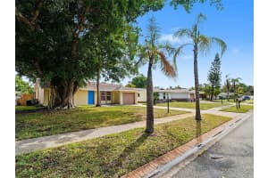 4037 MAVERICK AVENUE, SARASOTA, FL 34233 - MLS#MFRO6397987
