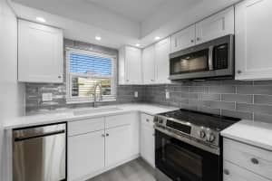 4775 COVE CIRCLE, ST PETERSBURG, FL 33708 - MLS#MFRO6398514