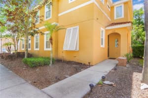 620 Las Fuentes Dr, KISSIMMEE