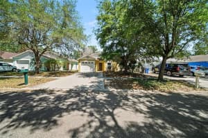 2424 CAMDEN OAKS PLACE, VALRICO, FL 33594 - MLS#MFRO6398872