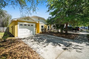 2424 CAMDEN OAKS PLACE, VALRICO, FL 33594 - MLS#MFRO6398872