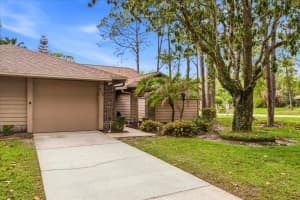 450 Stanton Pl, LONGWOOD