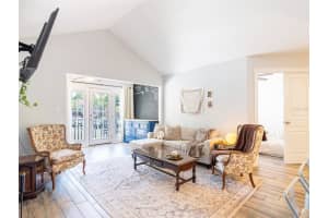 249 Afton Sq #211, ALTAMONTE SPRINGS
