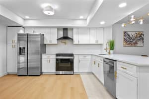 1055 KENSINGTON PARK DRIVE, ALTAMONTE SPRINGS, FL 32714 - MLS#MFRO6400034