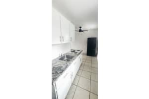 301 SE AVENUE B #4, WINTER HAVEN, FL 33880 - MLS#MFRO6400348