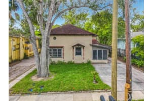 224 S Salisbury Ave, DELAND
