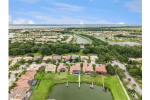 3704 EAGLE ISLE CIRCLE, KISSIMMEE, FL 34746 - MLS#MFRO6400944