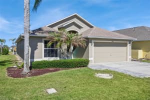 225 Tivoli Cir, DAVENPORT