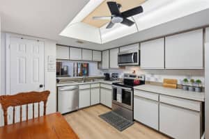 1055 KENSINGTON PARK DRIVE, ALTAMONTE SPRINGS, FL 32714 - MLS#MFRO6401662