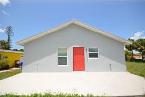 2225 CARVER AVENUE, FORT MYERS, FL 33916 - MLS#MFRO6401818