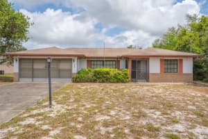 1952 Kirkwood St, DELTONA