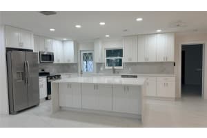 3727 OVERLOOK DRIVE, ST PETERSBURG, FL 33703 - MLS#MFRO6401952