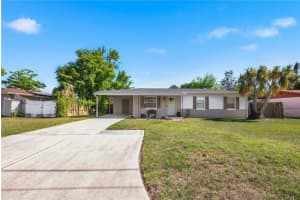 786 E Warren Ave, LONGWOOD