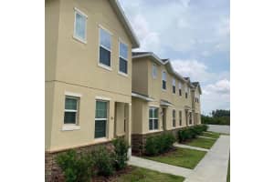 112 Holly Village Dr, DAVENPORT