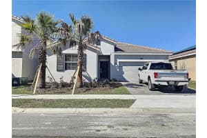1307 Oak Crest St, DAVENPORT