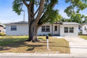904 Hawaii Dr, OCOEE