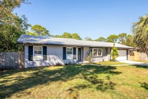 1390 W Portillo Dr, DELTONA