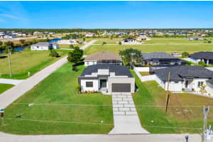 3927 38TH STREET, CAPE CORAL, FL 33993 - MLS#MFRO6402672