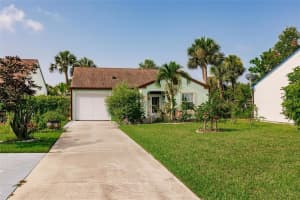 1244 E Corktree Cir, PORT CHARLOTTE