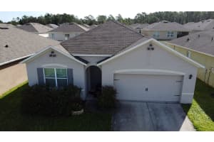 272 Willow Bend Dr, DAVENPORT