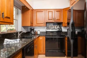 407 CRYSTAL LAKE STREET, ORLANDO, FL 32806 - MLS#MFRO6403435