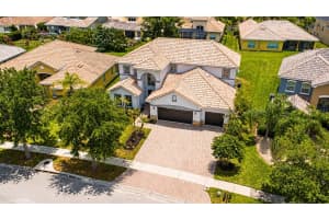 3747 EAGLE ISLE CIRCLE, KISSIMMEE, FL 34746 - MLS#MFRO6403575
