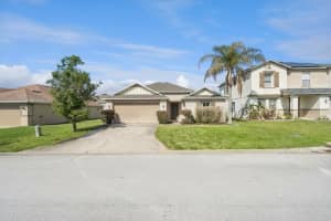 928 Elderberry Dr, DAVENPORT