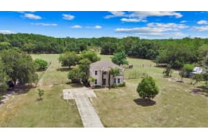 8848 Bogaert Dr, GROVELAND