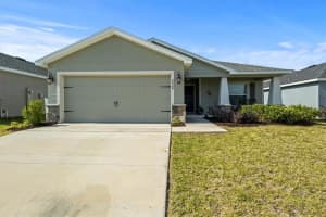 2008 Noble Dr, DAVENPORT