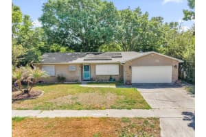 205 Woodfield Dr, SANFORD