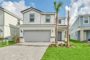 7267 Oakmoss Loop, DAVENPORT