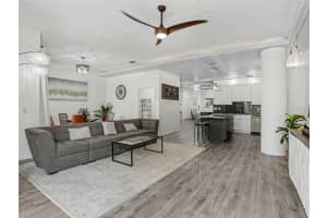 1 EOLA DRIVE, ORLANDO, FL 32801 - MLS#MFRO6405434