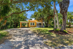 2316 COUNTRY CLUB ROAD, MELBOURNE, FL 32901 - MLS#MFRO6405939