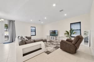 9222 WAVERLY WALK DRIVE, ORLANDO, FL 32817 - MLS#MFRO6406343