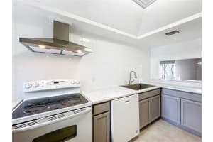 5381 VINELAND ROAD, ORLANDO, FL 32811 - MLS#MFRO6406522