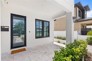 902 SHADY LANE DRIVE, ORLANDO, FL 32804 - MLS#MFRO6406788