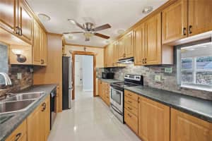 2419 ROXBURY CIRCLE, NORTH PORT, FL 34287 - MLS#MFRO6406806